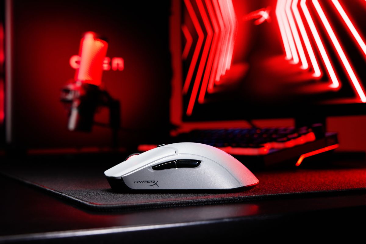 pulsefire haste 2 pro with desk setup
